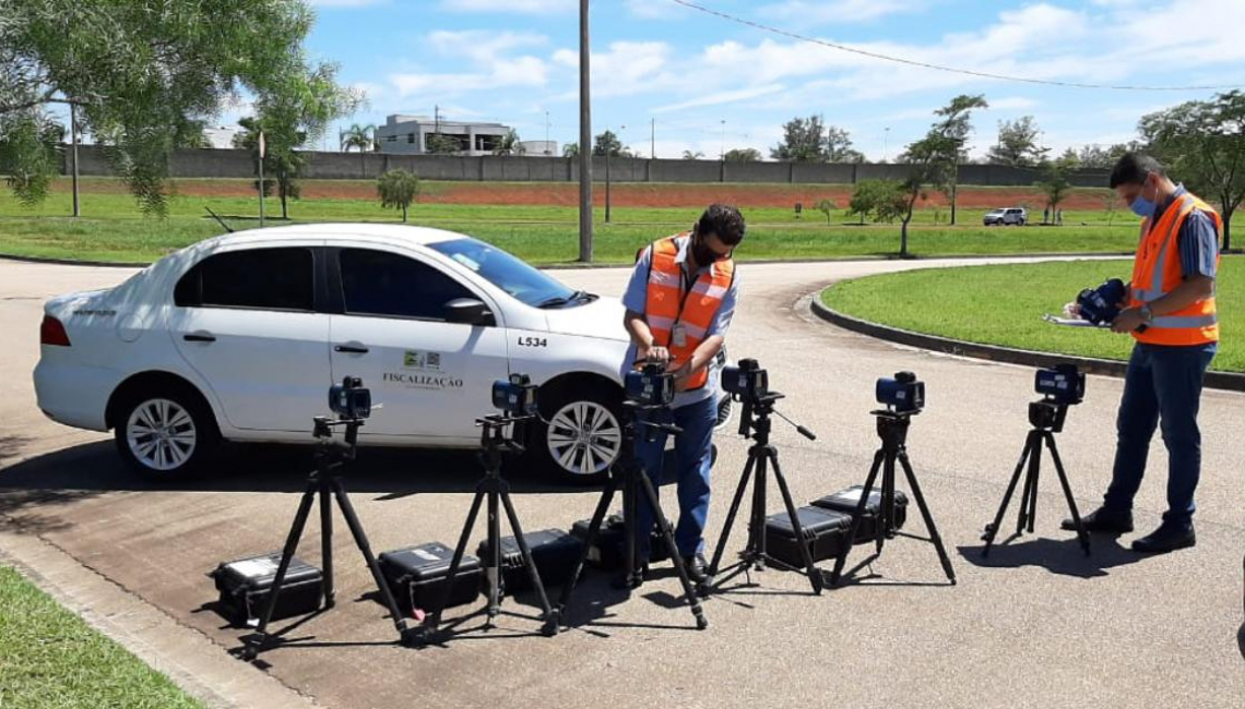 Ipem-SP verifica radares estáticos das polícias estadual e federal em Araçoiaba da Serra